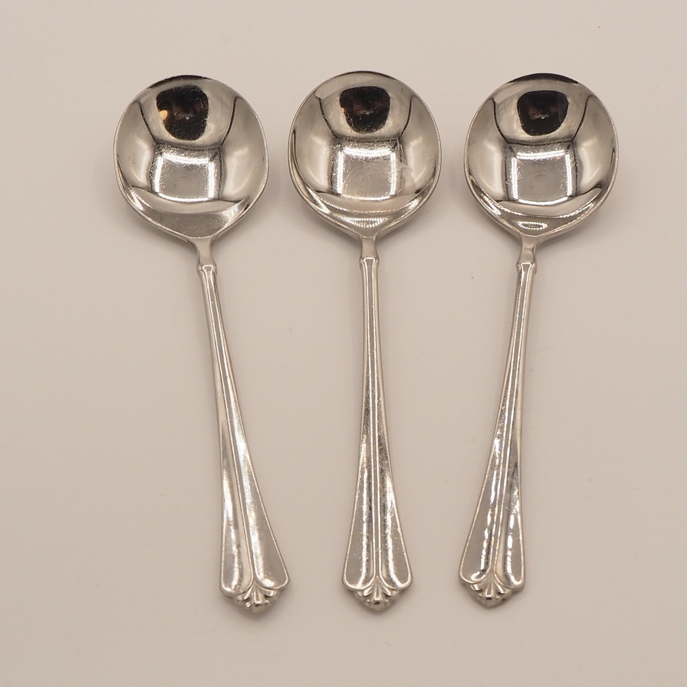 Onieda Juilliard Cube Heirloom Glossy Stainless Flatware Set 3 Round Soup Spoons